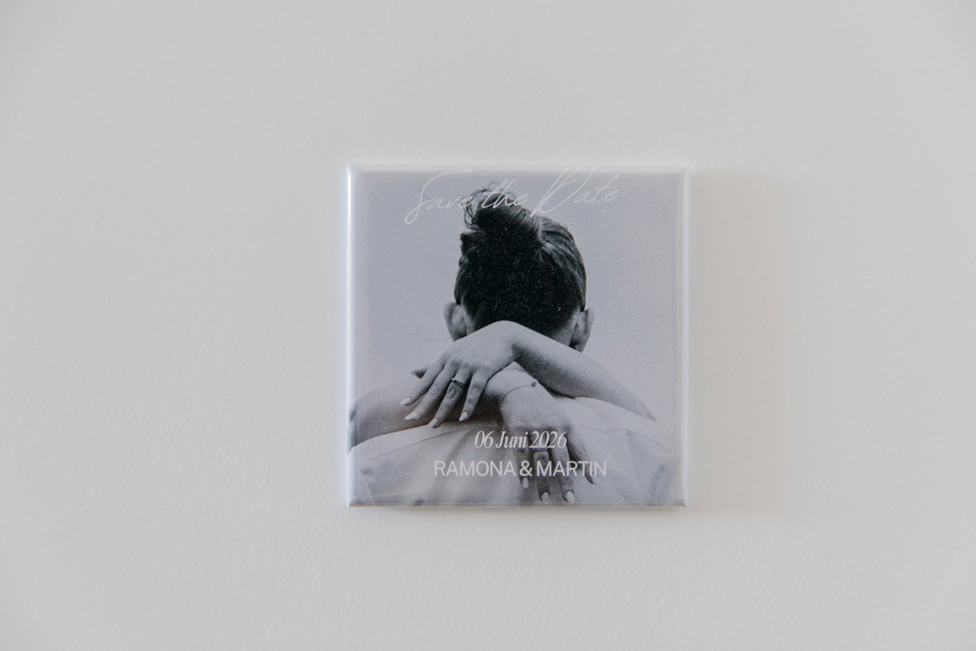 Personalisierte „Save the Date“- Hochzeitsmagnete | Eure Liebe als edler Hingucker